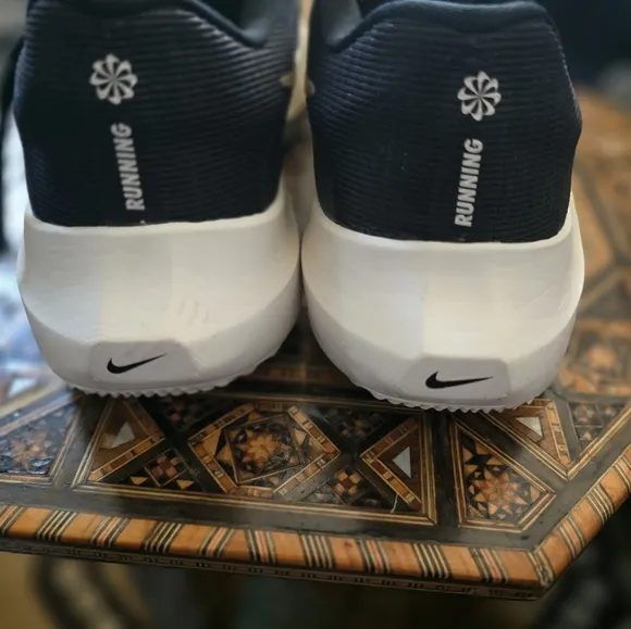 NIKE ZOOM FLY 5 ROAD RUNNING SIZE 11 IN Mens's