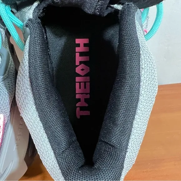 NIKE Zoom Moc South Beach Men's Shoe Size 10.5 #492