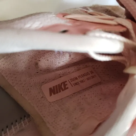 Nike Zoom Pegasus 36 Running Shoes Sneakers Rose Gold Pink Womens Size 9