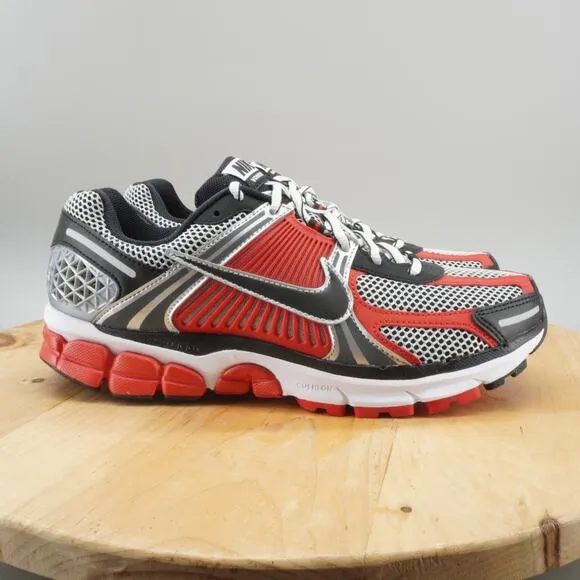 Nike Zoom Vomero 5 Mens Size 10 Shoes University Red Silver Comfort Sneakers NEW