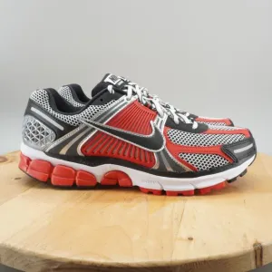 Nike Zoom Vomero 5 Mens Size 10 Shoes University Red Silver Comfort Sneakers NEW