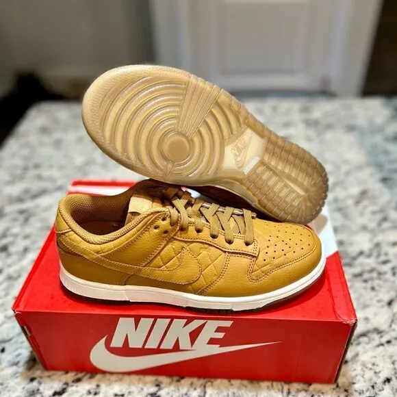 Nike Dunk Low “Wheat” Size 7.5W