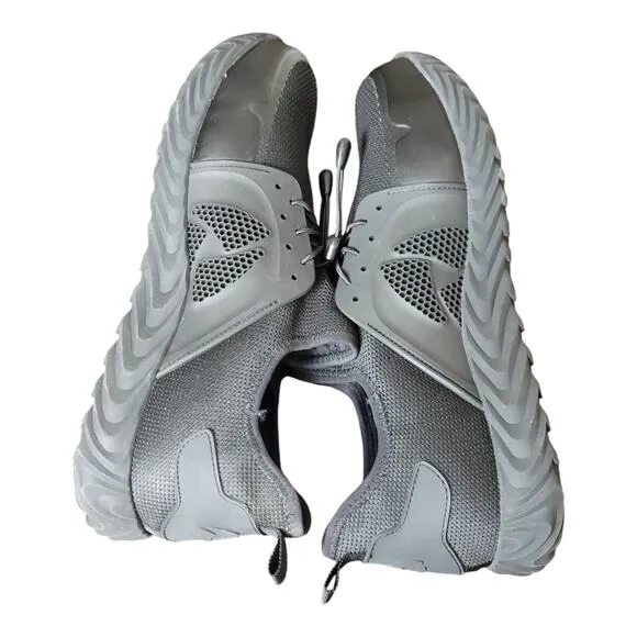 *NIOB* Steel Toe The Invincible Shoe Defender 2.0 Men Size 10