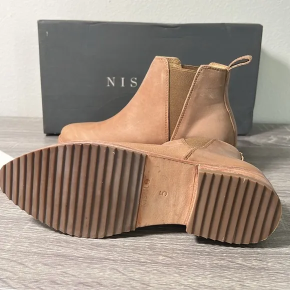 Nisolo Eva Everyday Chelsea Boot Boots Shoes