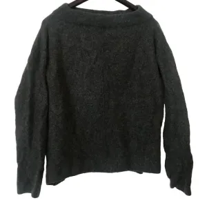 Not Monday boat neck drop shoulder cashmere sweater light gray crop style  L