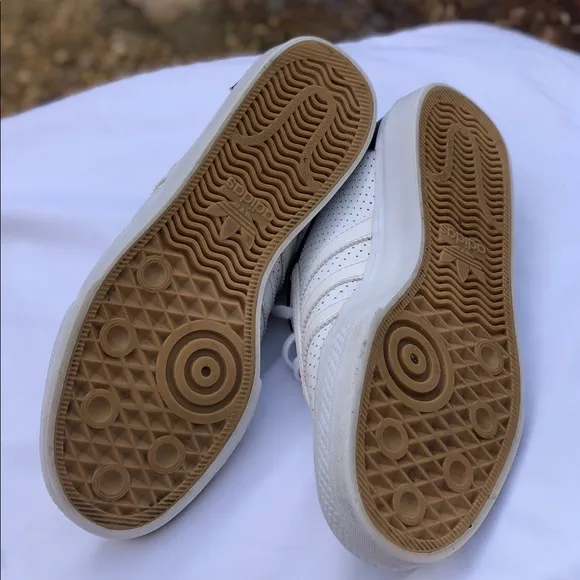 NW Adidas Leather Walking/Skateboard Shoes, Sz 7.5