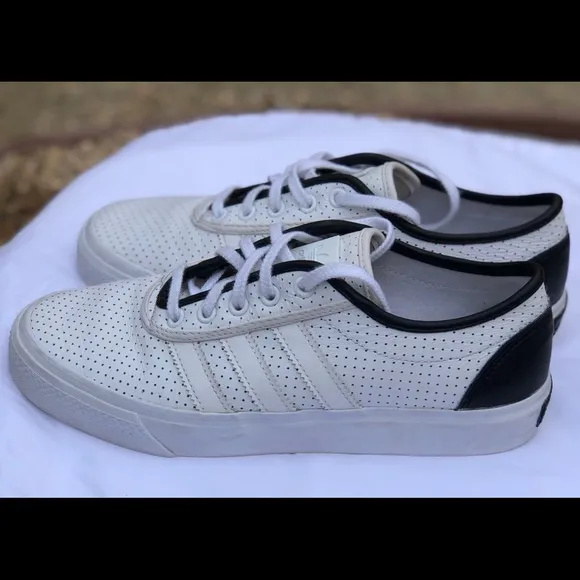 NW Adidas Leather Walking/Skateboard Shoes, Sz 7.5