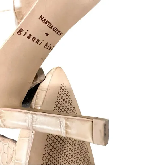 NWOB $129 Antonio Melani Leather Heeled Boots