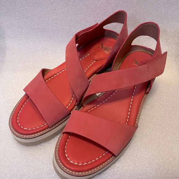 NWOB $130 Sofft Pru Comfort Walking Shoes