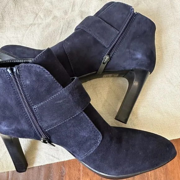 NWOB AQUATALIA Deena Water Resistant Heeled Booties in Suede Navy