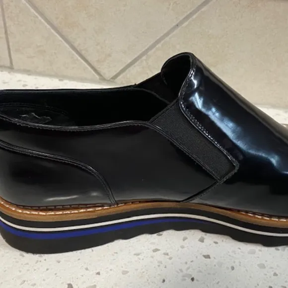 NWOB Black Vince Men's Slip on Shoes Size 10