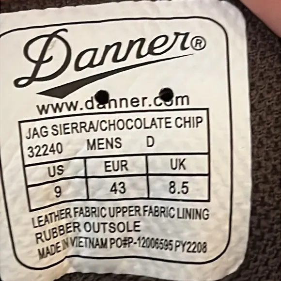 NWOB Danner Jag Men’s size 9 D hiking boots Sierra /Chocolate Chip