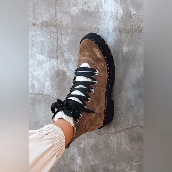 NWOB RAINIER CHESTNUT SUEDE REBOOTED leather hiking boots suede lace up Sz 6.5