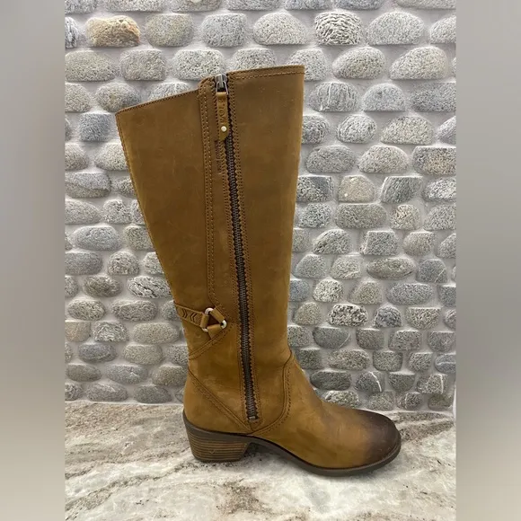 NWOB Teva Roxy Waterproof Leather Boots Size 8
