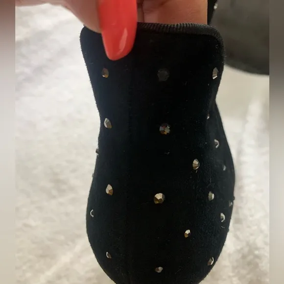 NWOB WHITE HOUSE BLACK MARKET LAILA RHINESTONE STUDDED ANKLE BOOTIE SIZE 6.5M