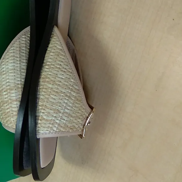 NWOT Callie RAFFIA buckle strapsize 10