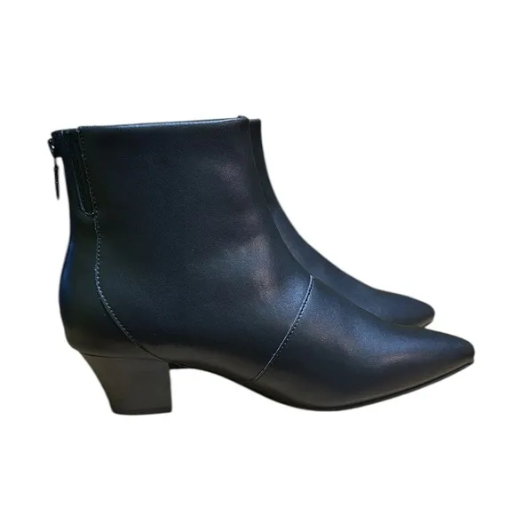 NWOT Clarks Black Leather Teresa Fashion Boot Sz 9.5 W