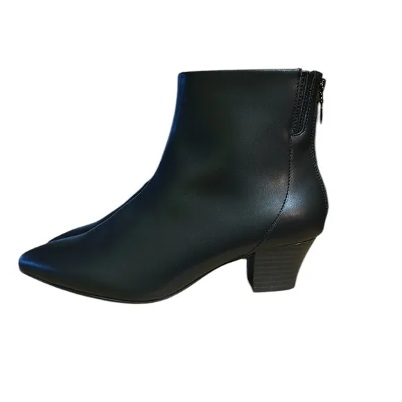 NWOT Clarks Black Leather Teresa Fashion Boot Sz 9.5 W