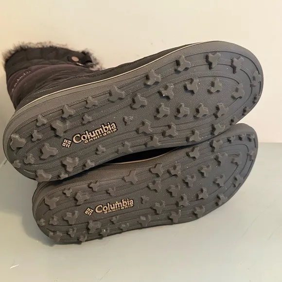 NWOT Columbia Sportswear Women's Heavenly Omni-Heat Lace Up Black Winter Boots 8