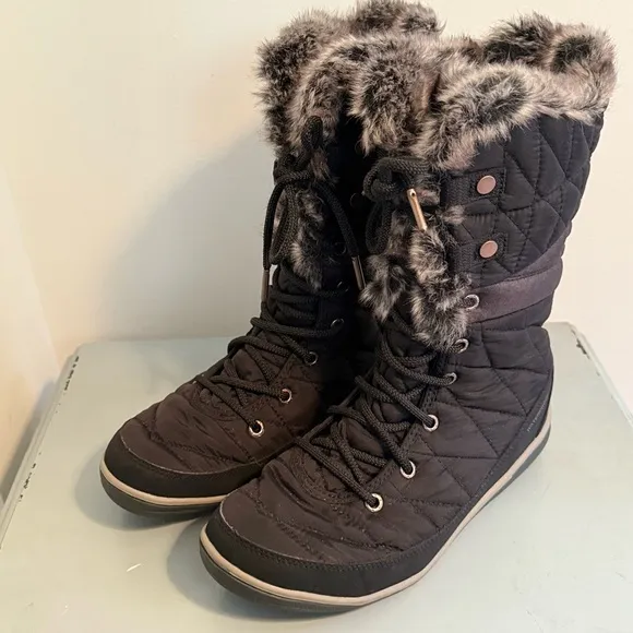 NWOT Columbia Sportswear Women's Heavenly Omni-Heat Lace Up Black Winter Boots 8