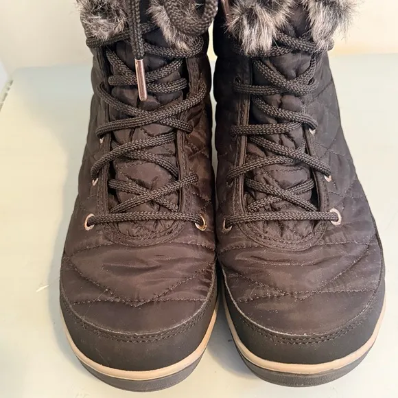 NWOT Columbia Sportswear Women's Heavenly Omni-Heat Lace Up Black Winter Boots 8