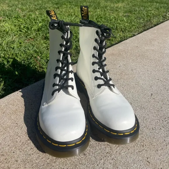 NWOT Dr. Martens 1460 W Patent Leather Fashion Boot White Air Wair Women’s 8
