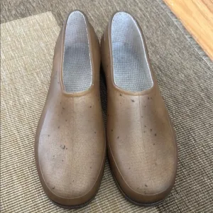 NWOT Gardana Brown Slip-On Shoes