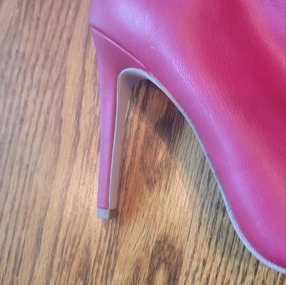 NWOT Jessica Simpson Fire Red Faux Leather Pointed Toe Ankle Shoes Heels…