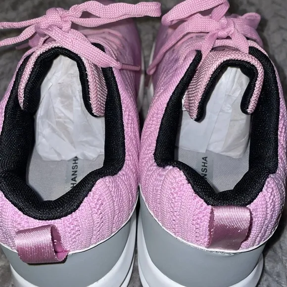 NWOT Mishansha Women's Running Walking Shoes. Pink.  Size 11.