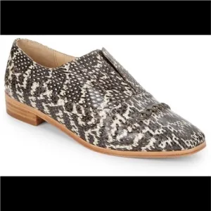 NWOT Nicole Miller Artelier Stella Sabrina  Taupe Slip On Shoes