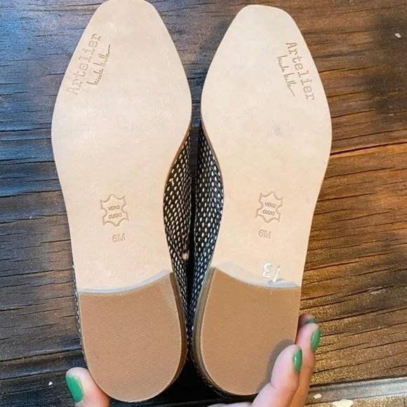 NWOT Nicole Miller Artelier Stella Sabrina  Taupe Slip On Shoes
