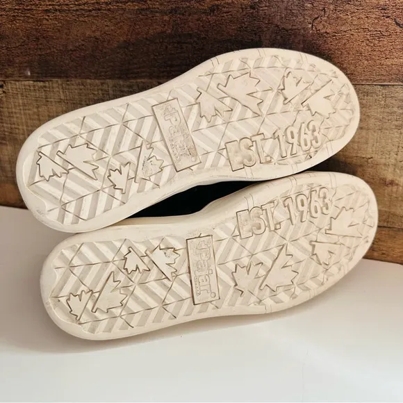 NWOT Pajar Yano Mesh Sneakers