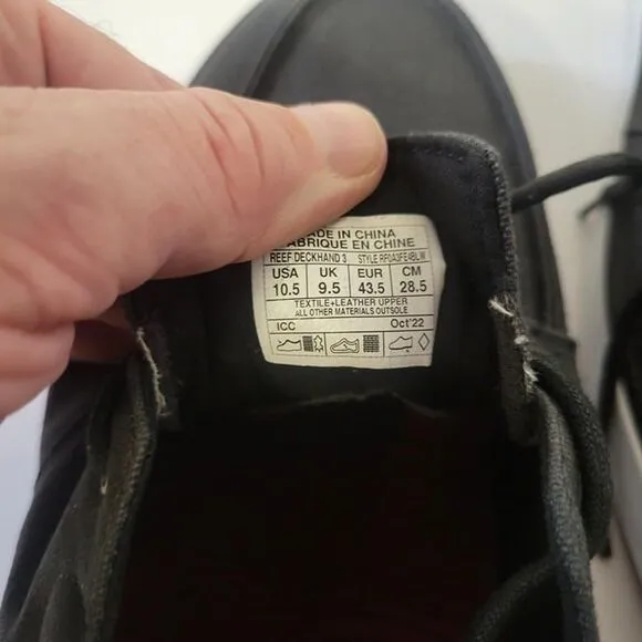 NWOT Reef Men's Deckhand 3Tx Sneaker Size 10.5 Charcoal Gray Black White