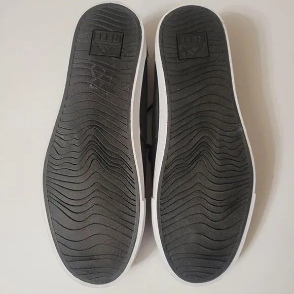 NWOT Reef Men's Deckhand 3Tx Sneaker Size 10.5 Charcoal Gray Black White