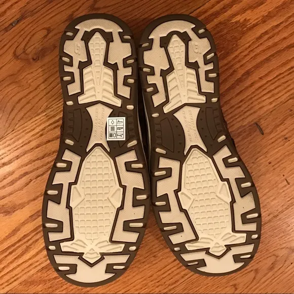 NWOT Skechers Sneakers, Brown