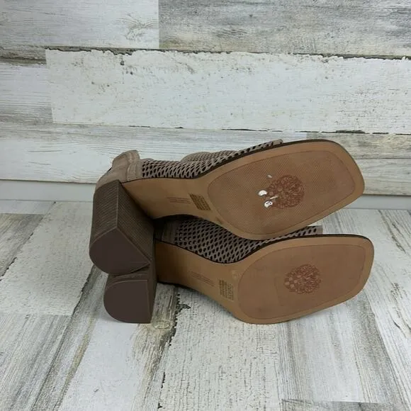 NWOT Vince Camuto Katnina womens sz 12M gray/brown leather laser cut ankle boots
