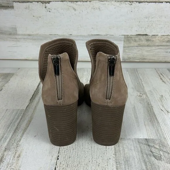 NWOT Vince Camuto Katnina womens sz 12M gray/brown leather laser cut ankle boots
