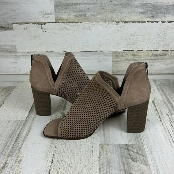 NWOT Vince Camuto Katnina womens sz 12M gray/brown leather laser cut ankle boots