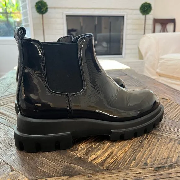 NWOT Women's AGL Maxine Chelsea Patent leather Beatle Boots - Sz 11