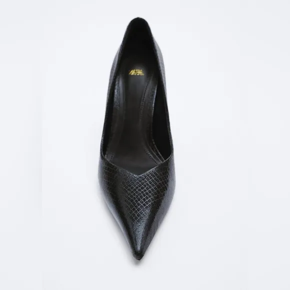 NWOT. Zara Black Heeled Shoes. Size 7,5.