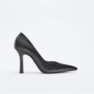 NWOT. Zara Black Heeled Shoes. Size 7,5.