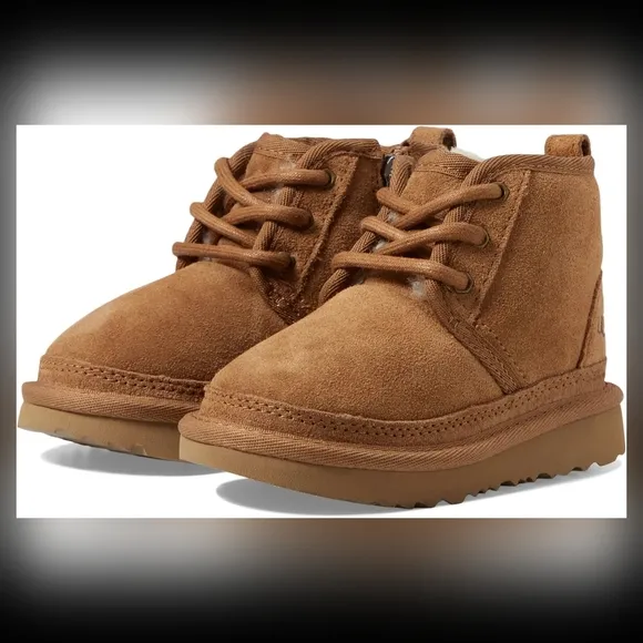 NWOT/EUC Sz8 UGG Kids Neumel II Laceup Chukka Boot Chestnut Suede Tan Brown UGGs