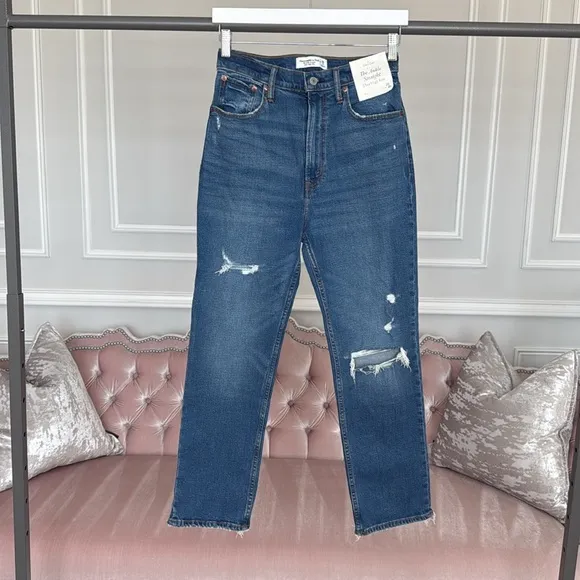 NWT ABERCROMBIE &amp; FITCH  Comfort StretchUltra High Rise Ankle Straight Jean 26