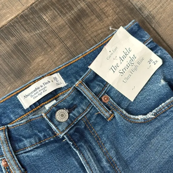 NWT ABERCROMBIE &amp; FITCH  Comfort StretchUltra High Rise Ankle Straight Jean 26