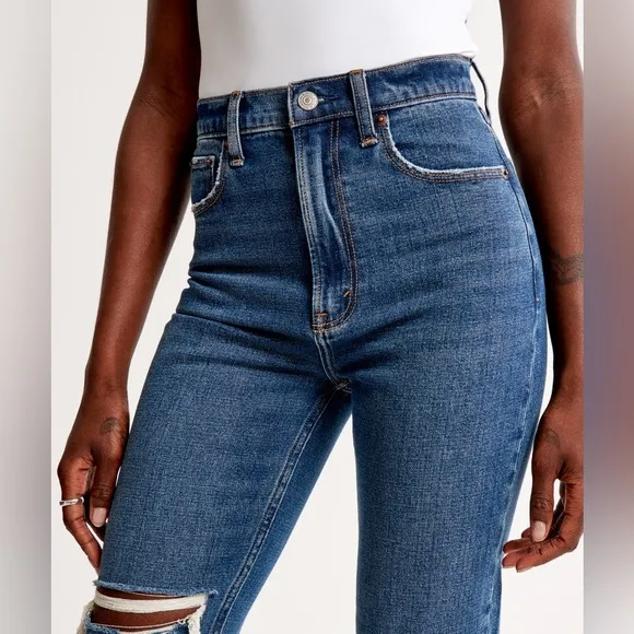 NWT ABERCROMBIE &amp; FITCH  Comfort StretchUltra High Rise Ankle Straight Jean 26