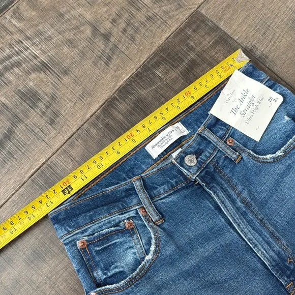 NWT ABERCROMBIE &amp; FITCH  Comfort StretchUltra High Rise Ankle Straight Jean 26