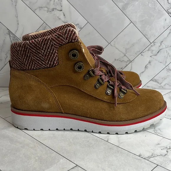 NWT Anne Klein Sport Womens Willpower Suede Boot Bootie Outdoor Shoes SIZE 8.5M