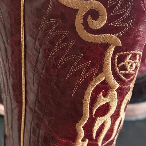NWT Ariat Western Boots Chocolate Gator Print/Red Appy Wide Square Toe 11” Boots