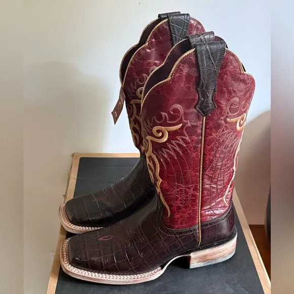 NWT Ariat Western Boots Chocolate Gator Print/Red Appy Wide Square Toe 11” Boots