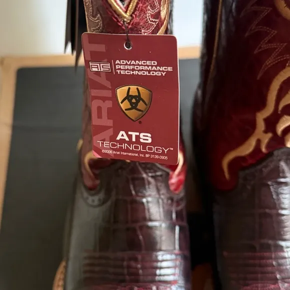 NWT Ariat Western Boots Chocolate Gator Print/Red Appy Wide Square Toe 11” Boots